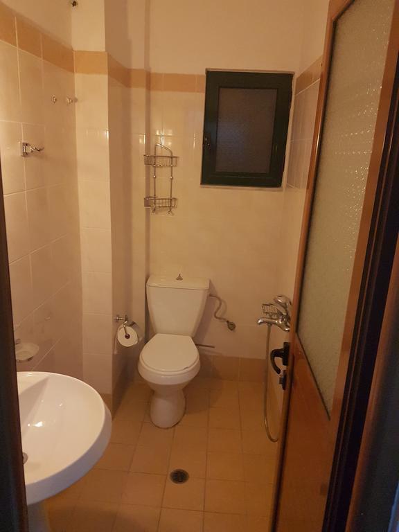 Perla Hotel Saranda Extérieur photo