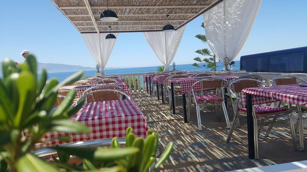Perla Hotel Saranda Extérieur photo
