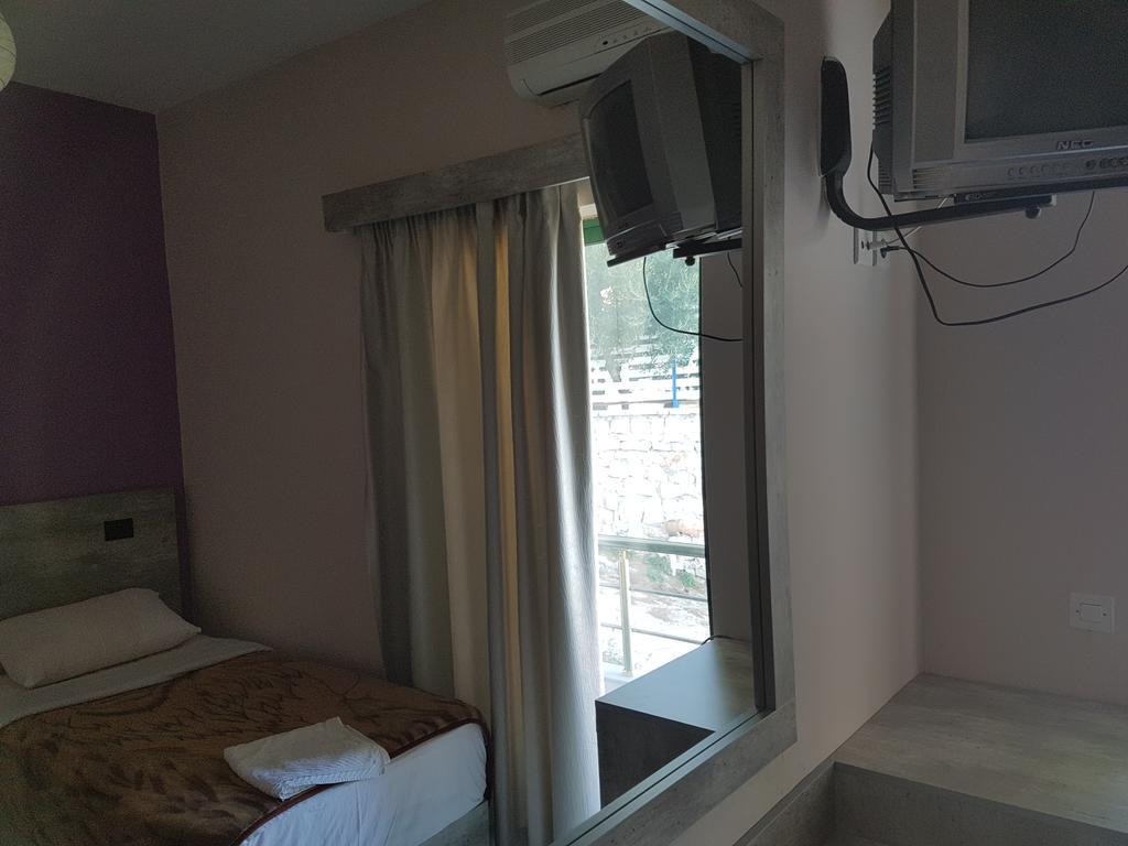 Perla Hotel Saranda Extérieur photo