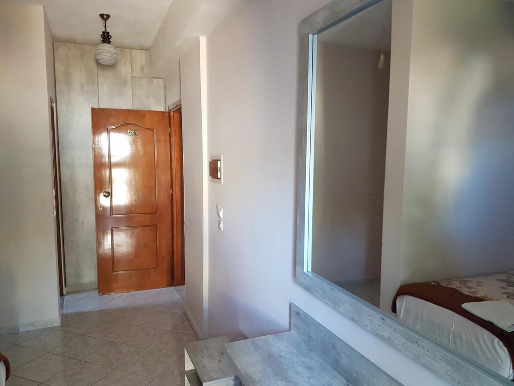 Perla Hotel Saranda Extérieur photo