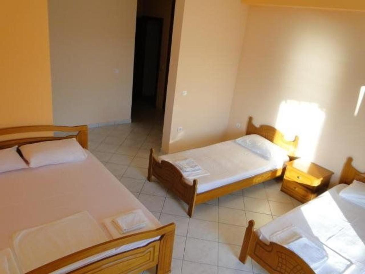 Perla Hotel Saranda Extérieur photo