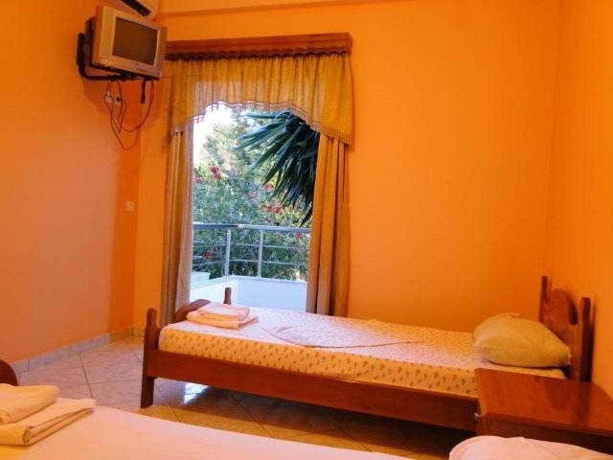 Perla Hotel Saranda Extérieur photo