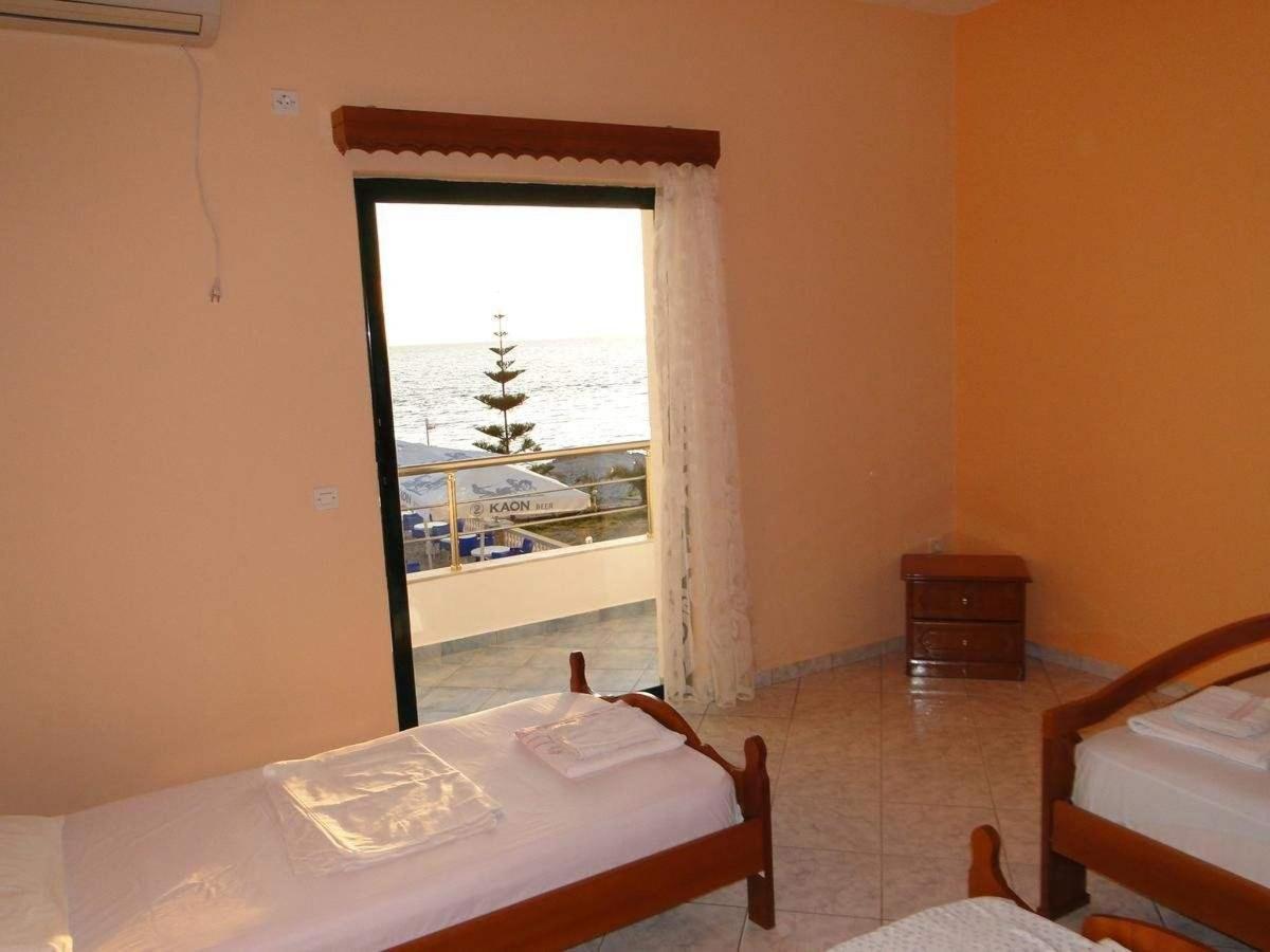 Perla Hotel Saranda Extérieur photo