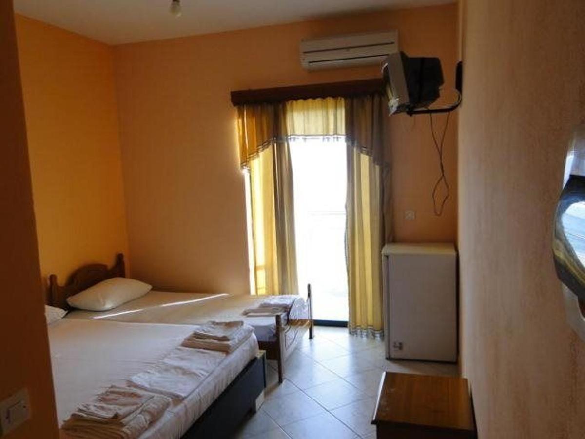 Perla Hotel Saranda Extérieur photo