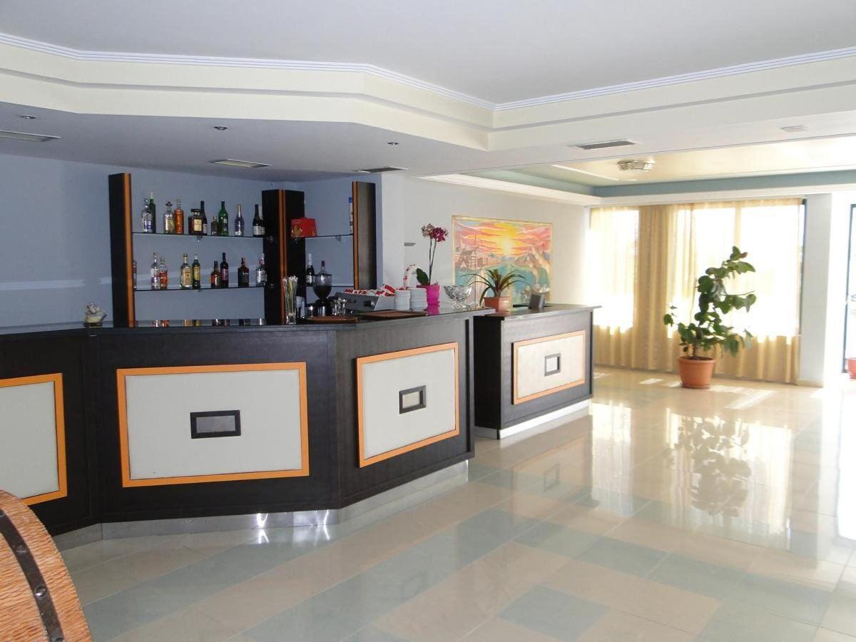 Perla Hotel Saranda Extérieur photo